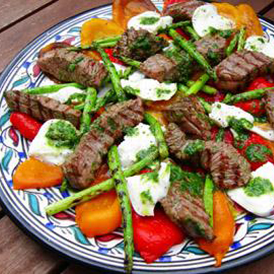 Salade caprese met biefstuk