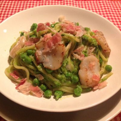 Pasta met coquilles, doperwt en pancetta