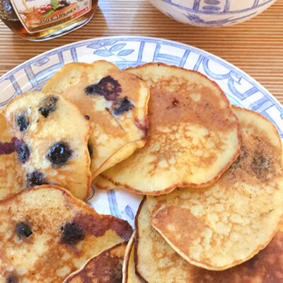 Bananenpannenkoekjes met bessen