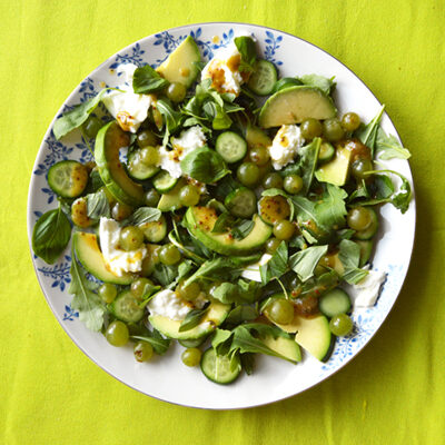 Groene salade met druiven